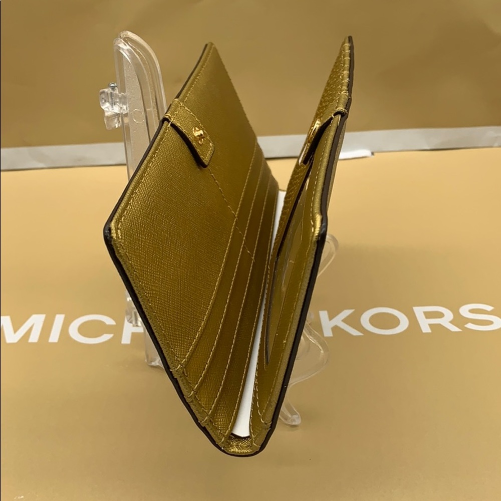 Michael Kors Jet Set Travel Md Flt Slm Bfl… - Picture 8 of 16